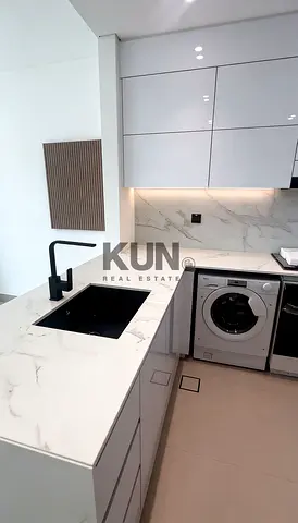 Modern High-Floor Unit | Tenanted | Great Investment Opportunity