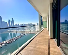 Bright Building | Sea View | Midfloor