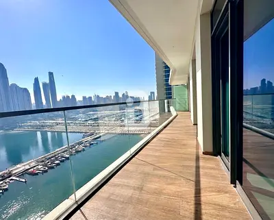 Bright Building | Sea View | Midfloor