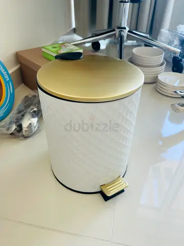 Elegant Trash Bin