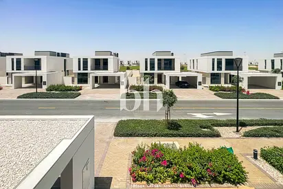 Managed | Single Row | Expansive Living