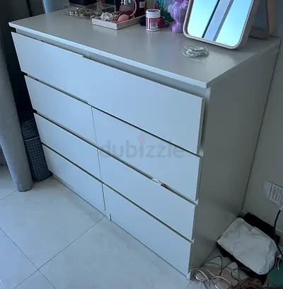 Chest of Drawers with 8 Drawers