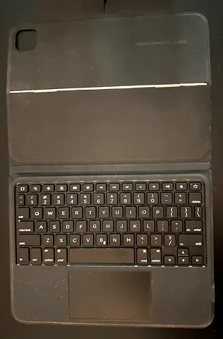 iPad Pro 11 Inch Smart  Keyboard compatible with iPad M5/M4, 2025/2024