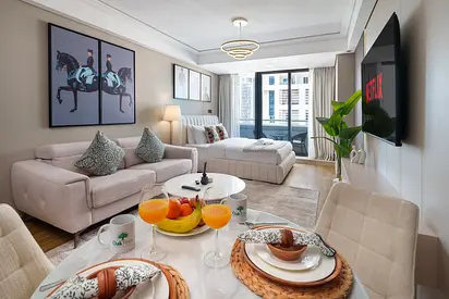 Premium Renovated Studio | Side Lake View