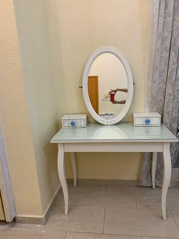 IKEA Dressing table (white color)