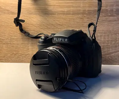 Fujifilm DSLR-style Digital Camera with Kit Lens - Good Condition