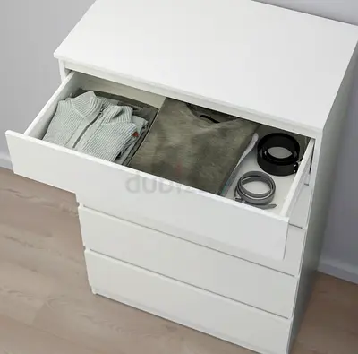 White 4-Drawer Chest / Dresser - Good Condition