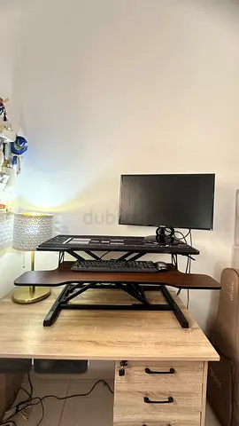 Adjustable stand table