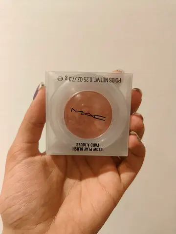 HALF PRICE - Original price 150 aed - MAC Glow Play Blush