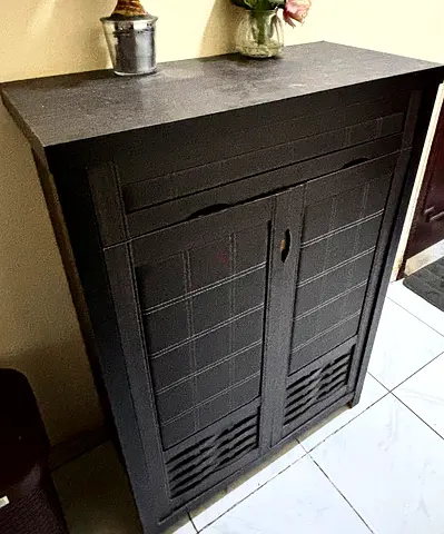 Shoe rack in good condition