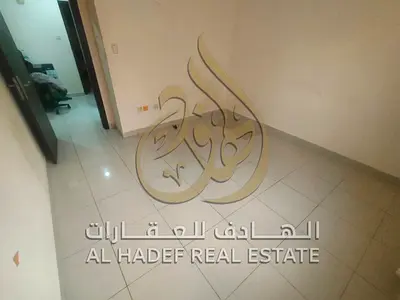 استوديو واسع للإيجار السنوي في الخان الشارقة بناية عائلية هادئة ومراقبة بالكاميرات بالكامل بسعر 29000 درهم سنوياً نظام 4 دفعات موقع متميز وقريب للخدما