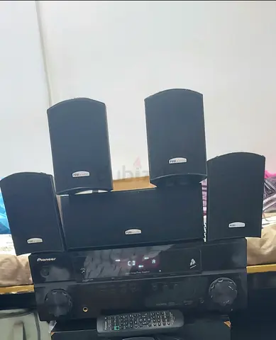 Pioneer home theater receiver with 5 satellite speakers and subwoofer (set) - good condition