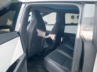 صورة 8 لـ 2024 Tesla CYBERTRUCK