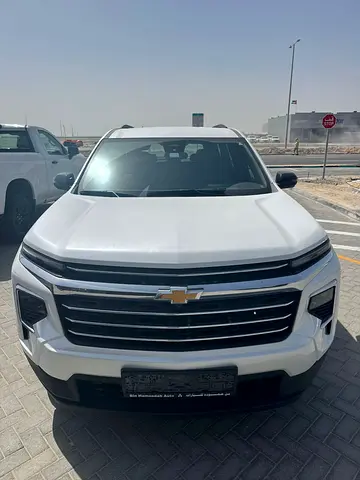 2025 Chevrolet Traverse LT - GCC Specs - Like New