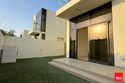 Freehold I Single Row I CornerI 3+Maids I Vastu