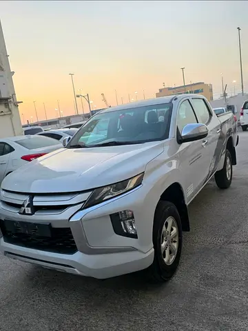 Mitsubishi L200 2019 4X4 GCC Specs - Reliable  Ready to Work