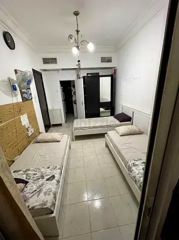 Executive ladies bed spaces available with Family