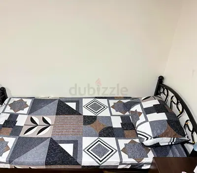 Bed space available for ladies in studio Flat at Karama.