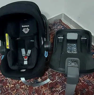 Uppababy Mesa I size with smart isofix base