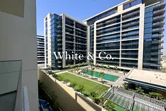 BRAND NEW | POOL VIEW | OPEN TO CHEQUES