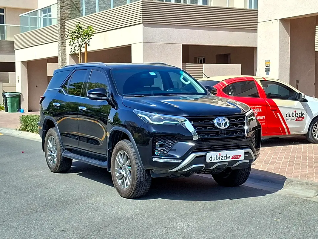 Toyota Fortuner 2024 — photo 1 of 14