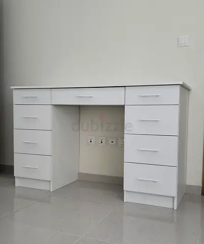 Makeup Vanity with LED mirror