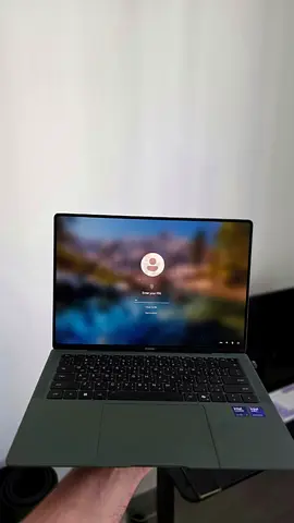 HONOR MagicBook Art 14 2025 14.6 3.1K OLED