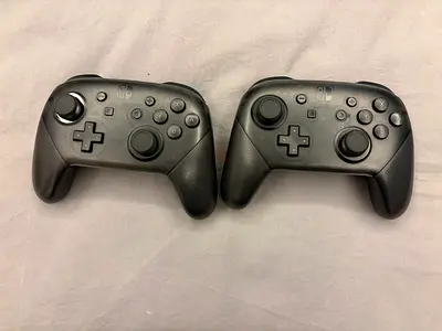 Nintendo switch controllers