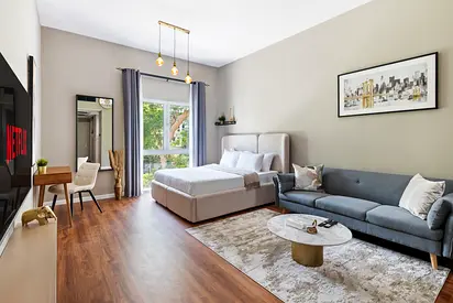 Chic Studio | Discovery Gardens | 5 Min to Metro