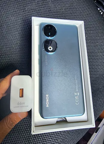 Honor 90 ram 8 GB 256 with 66W charger - boxed, good condition