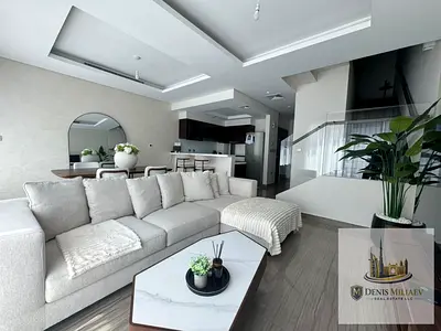 SPACIOUS VILLA / FURNISHED / VACANT