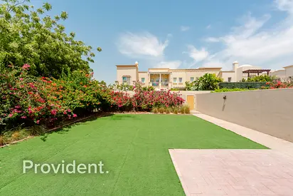 Corner Unit | Immaculate Condition | Large Plot