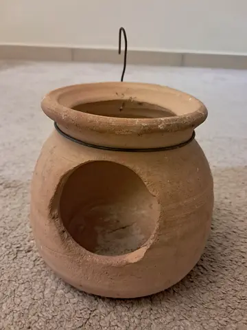 Birds breeding pot