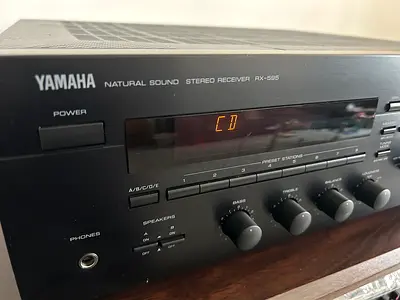Yamaha RX-596 Stereo amp and speakers