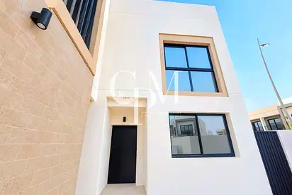 Single Row 2BR + Study | Premium Community Living
