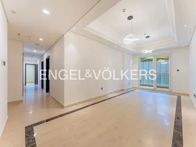Unfurnished I Vacant I Spacious Layout