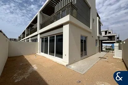 4 Bedroom| Corner Unit | Great Location