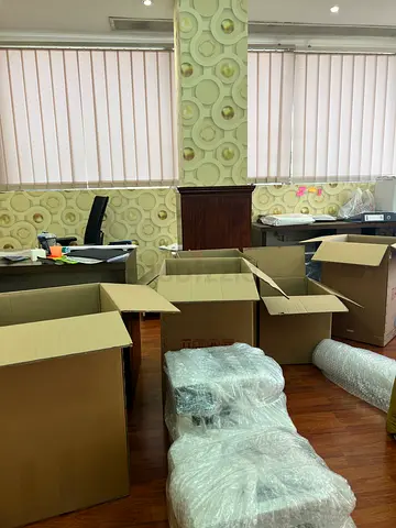 Cheep movires and packers door to door delivery service