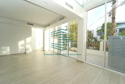 BRAND NEW VACANT -4 BEDR00MS VILLA - READY TO MOVE