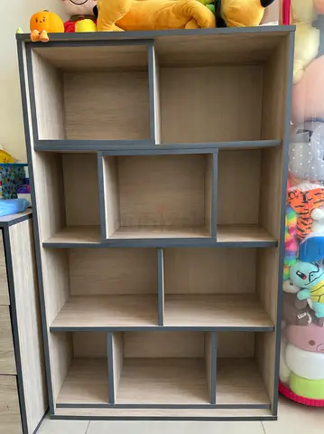 Modular Wooden Storage Shelf Unit - 10 Cubes