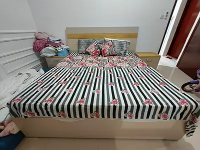 FOR SALE – PAN Emirates / PAN Home Laura 5-Pcs Bedroom Set (King Size 180x200 cm)