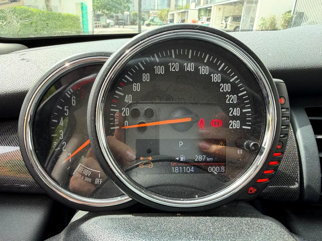 MINI Cooper 2014 — photo 1 of 2
