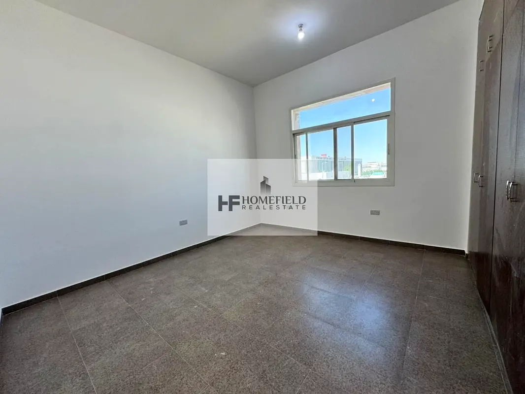 Amazing | Modern spacious studio | Sep.kitchen | bathtub | Parking
