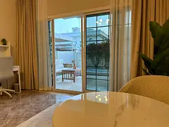 ((Ladies only)) Ready to move furnished master room available