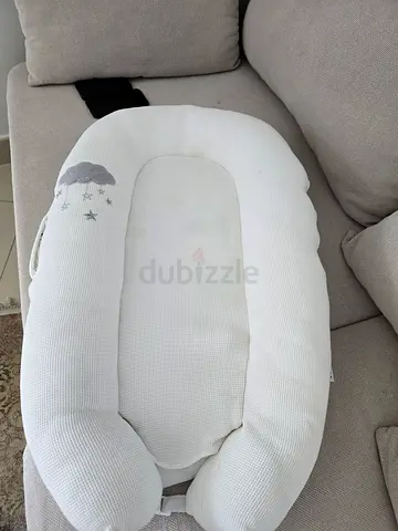 White baby lounger / nest - gently used