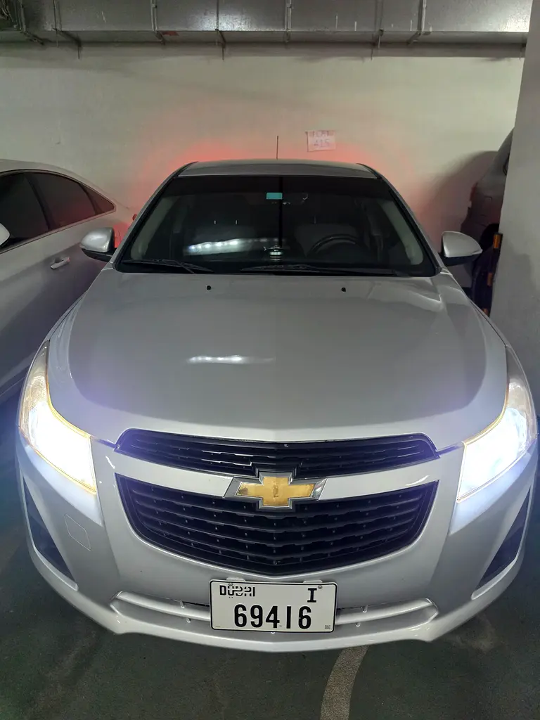 Chevrolet Cruze 2014 — photo 1 of 8