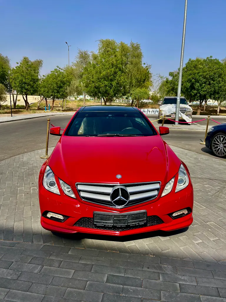 Mercedes-Benz E-Class 2011 — photo 1 of 14