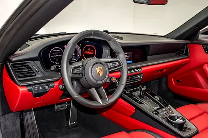 صورة 9 لـ 2025 Porsche 911