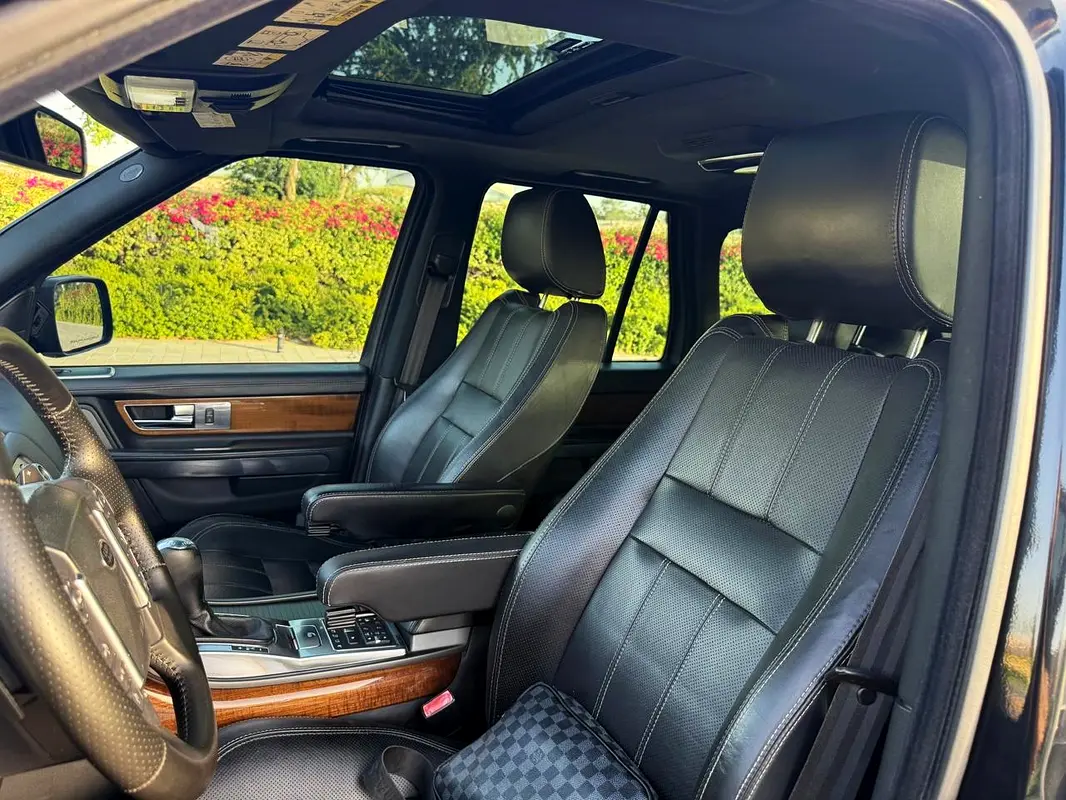 Land Rover Range Rover Sport 2013 — photo 1 of 20