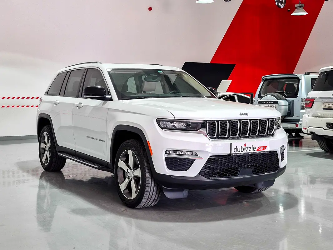 Jeep Grand Cherokee 2022 — photo 1 of 17